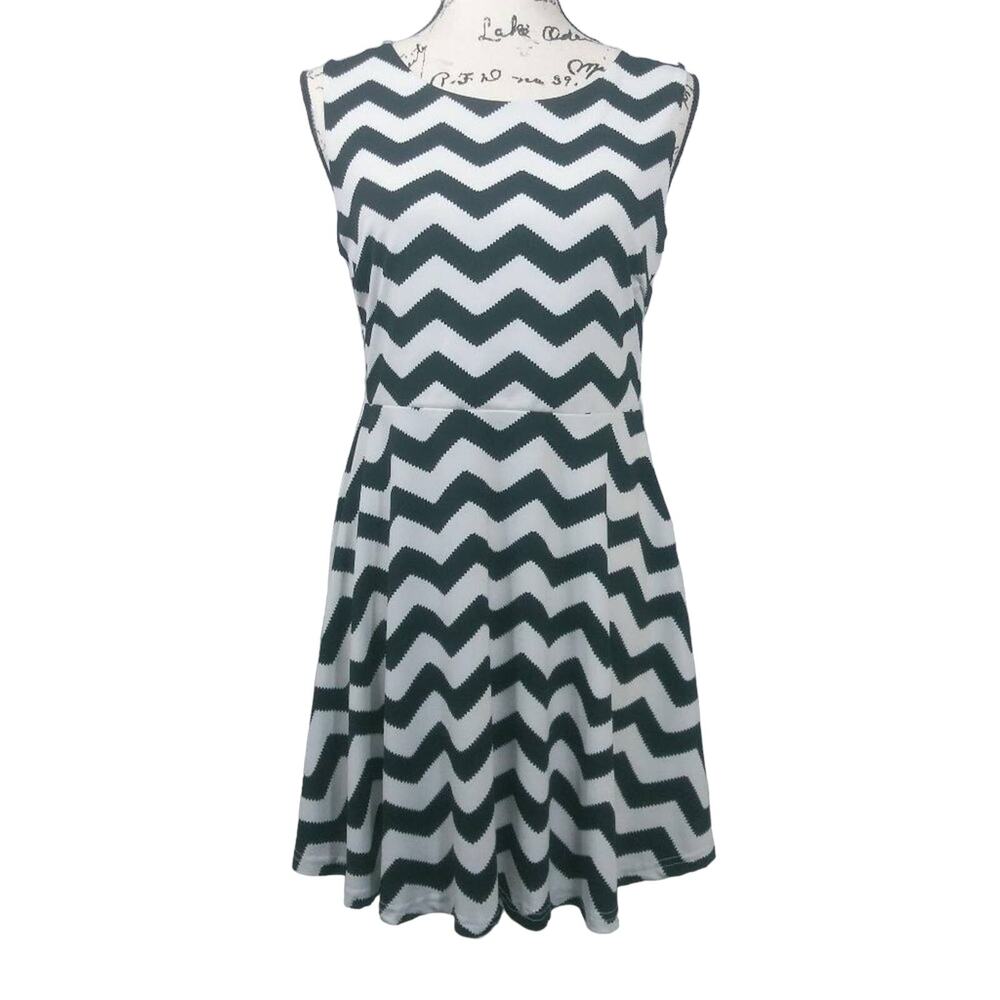 Sans Souci Black White Chevron Sleeveless Dress Stretchy Contemporary SZ L